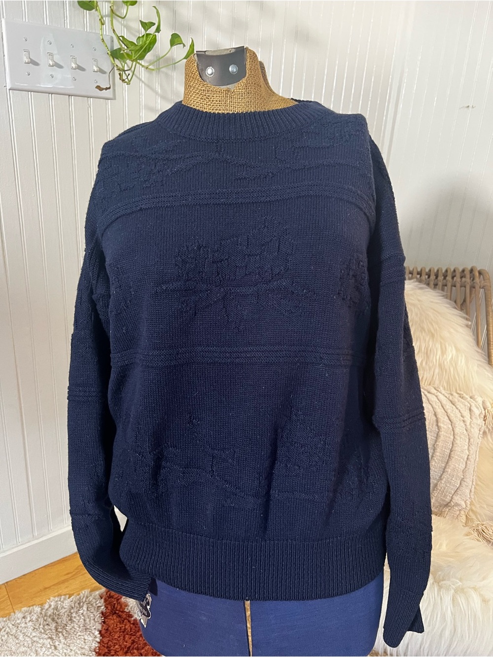 Jantzen vintage Navy Textured Crewneck knit Sweater -Womens Large